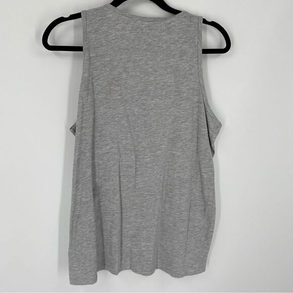 Man BooHoo Men Men’s Scoop Neck Gray Sleeveless Shirt size M - Picture 3 of 4